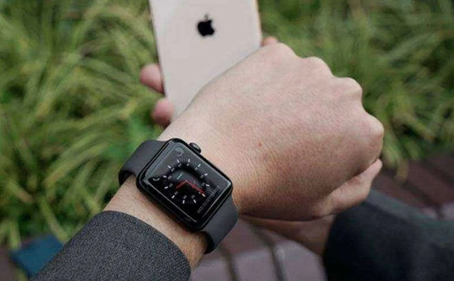 Умерли популярные Apple Watch. Что брать вместо них?