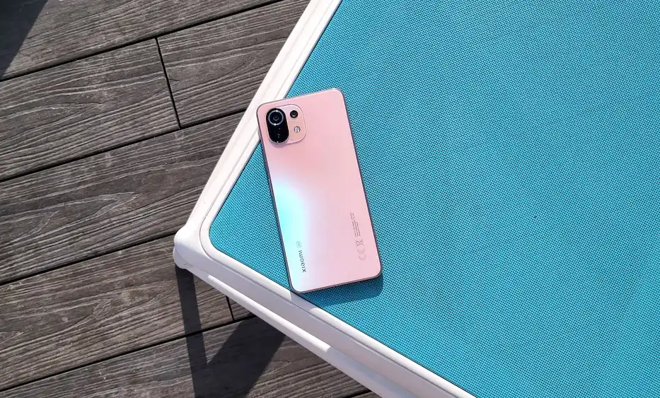 Самый стильный субфлагман Xiaomi подешевел в России. Хватать нужно как можно скорее