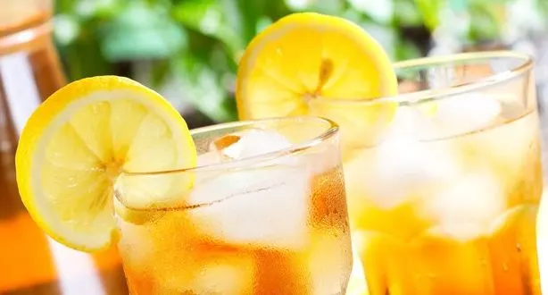 Выбрали лучший и худший холодный чай. Lipton похож на лимонад, а «Мираторг» сильно удивил