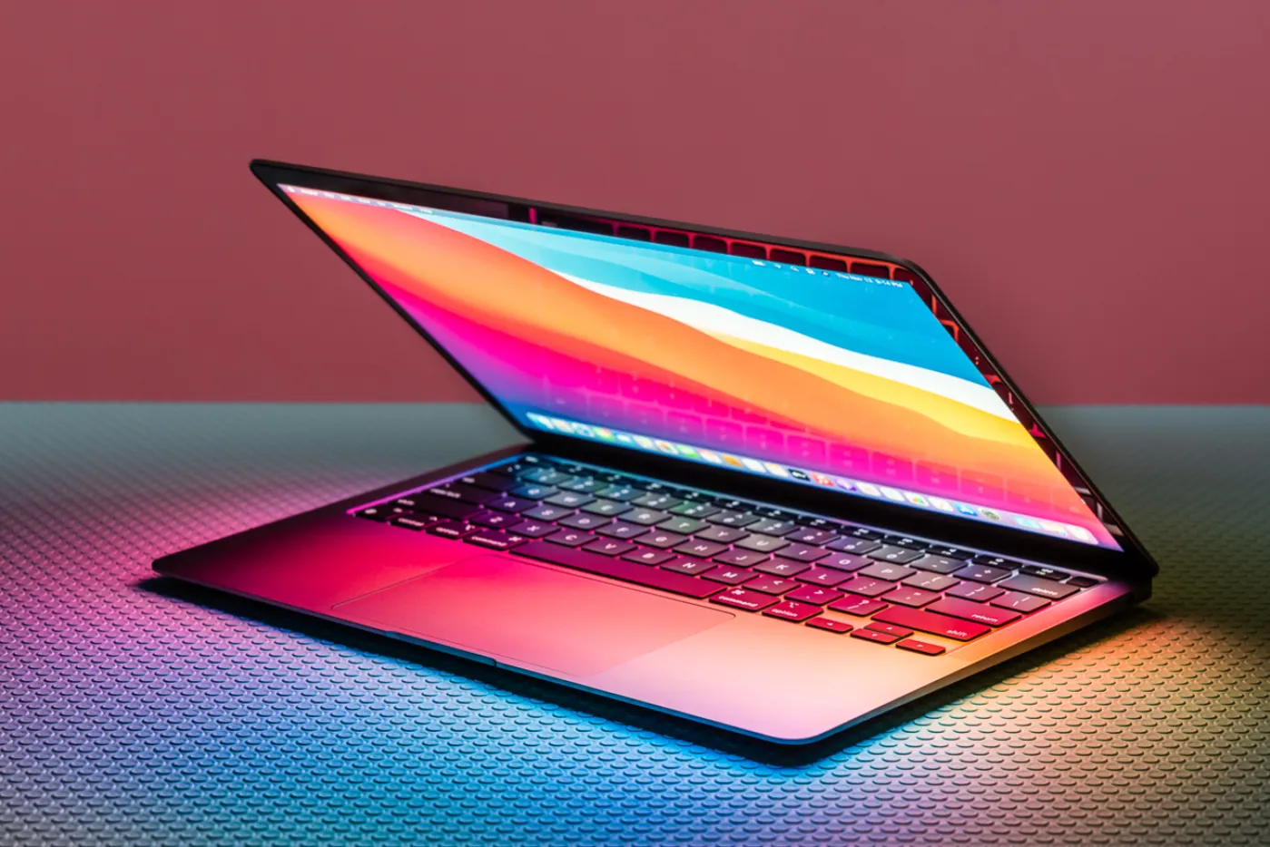Самый выгодный MacBook Air окончательно подешевел. Вариант с топовой производительностью и стильным дизайном