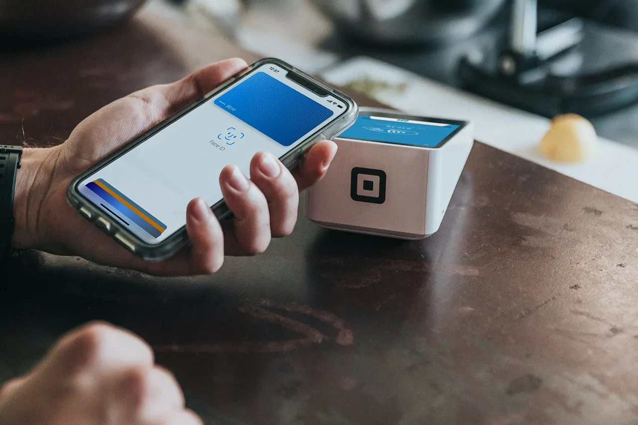 В России нашли способ, как платить через Apple Pay. Нужно чуть-чуть заморочиться