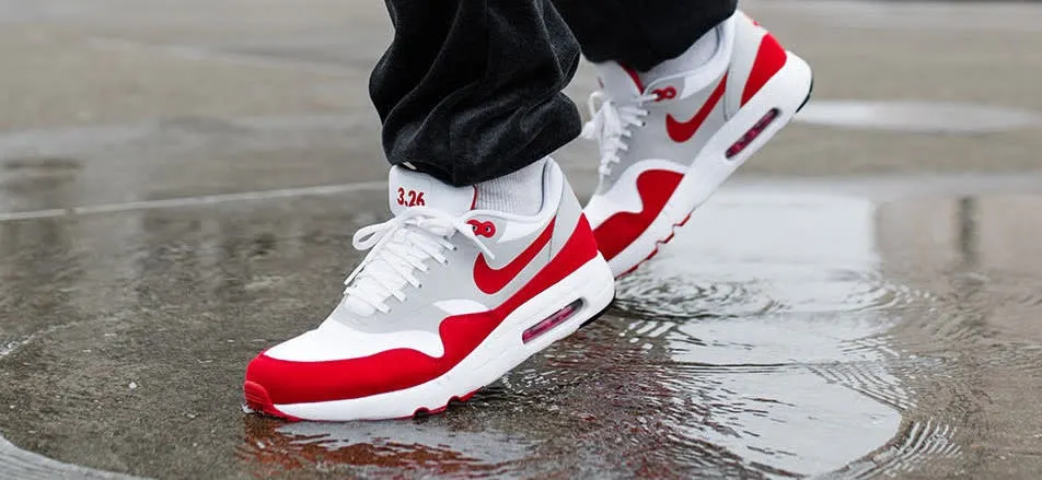Кроссовки Nike упали в цене. На Joom их продают с гигантскими скидками
