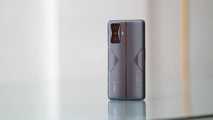 Игровой флагман Xiaomi Poco сливают со скидкой. Вариант с топовой производительностью и невероятно быстрой зарядкой