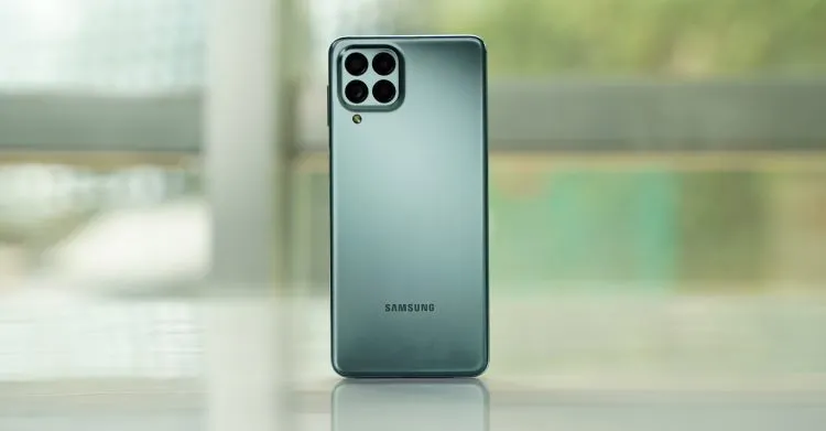 Недооцененный Samsung Galaxy подешевел до неприличия. У него 120-герцовый экран и отличные камеры