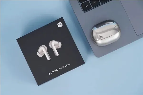 Xiaomi Buds 4 Pro — главные TWS-наушники бренда. У них шикарное шумоподавление и монструозная автономность