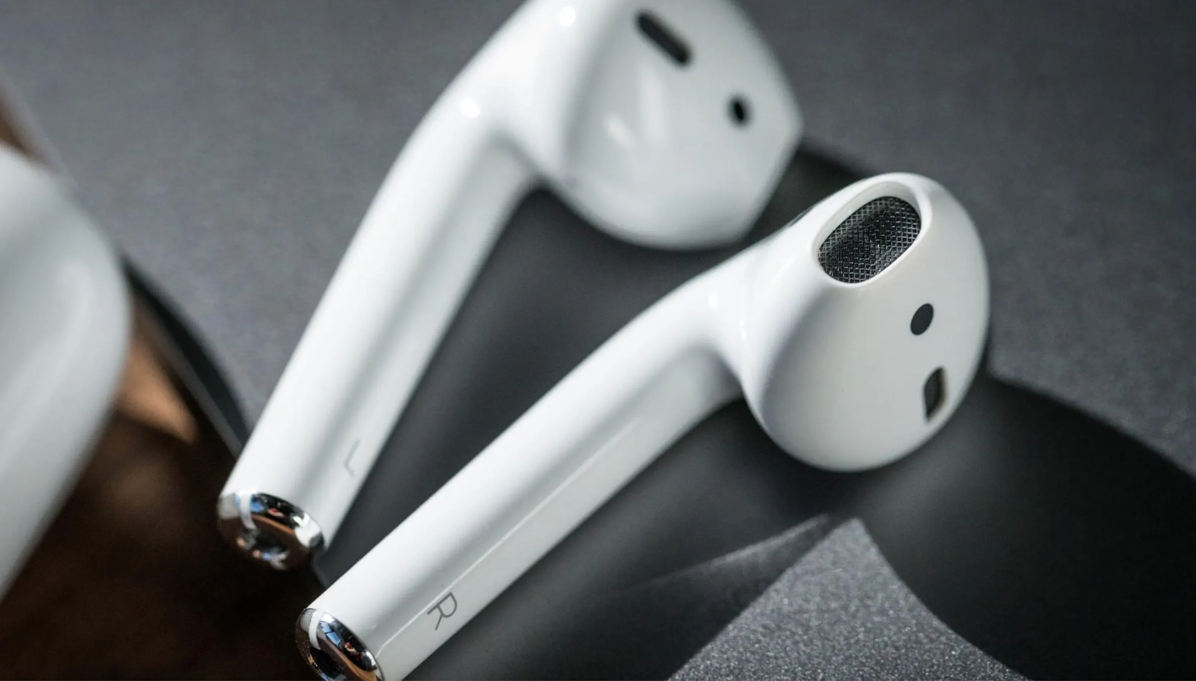 Как спасти старые AirPods? Этот совет поможет увеличить громкость