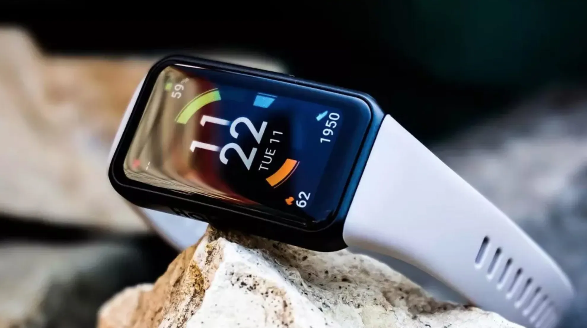 Xiaomi Mi Band 7 Pro появился в России. Но брать его здесь точно нельзя