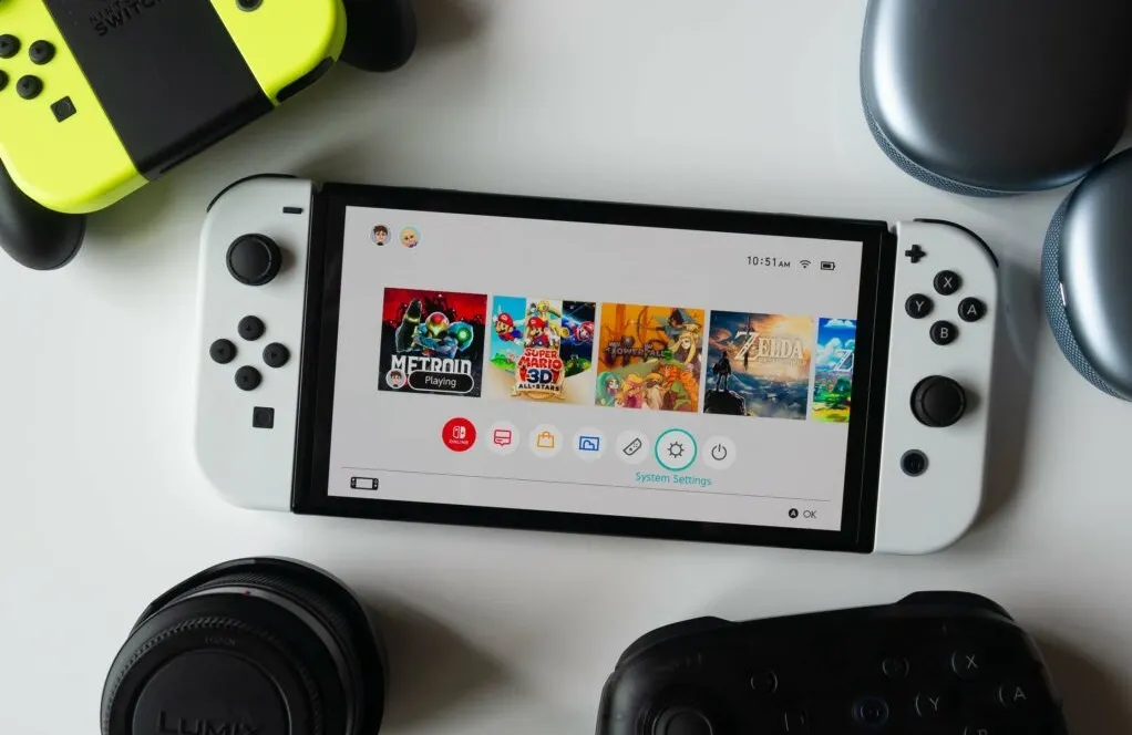 Nintendo Switch OLED продают с неплохой скидкой. Самое время брать эту консоль