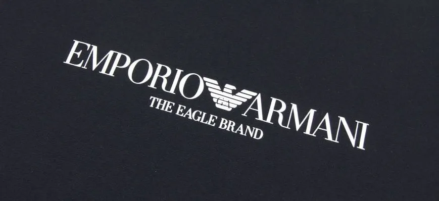 Футболки от Emporio Armani раздают на Lamoda. Две вещи по цене одной