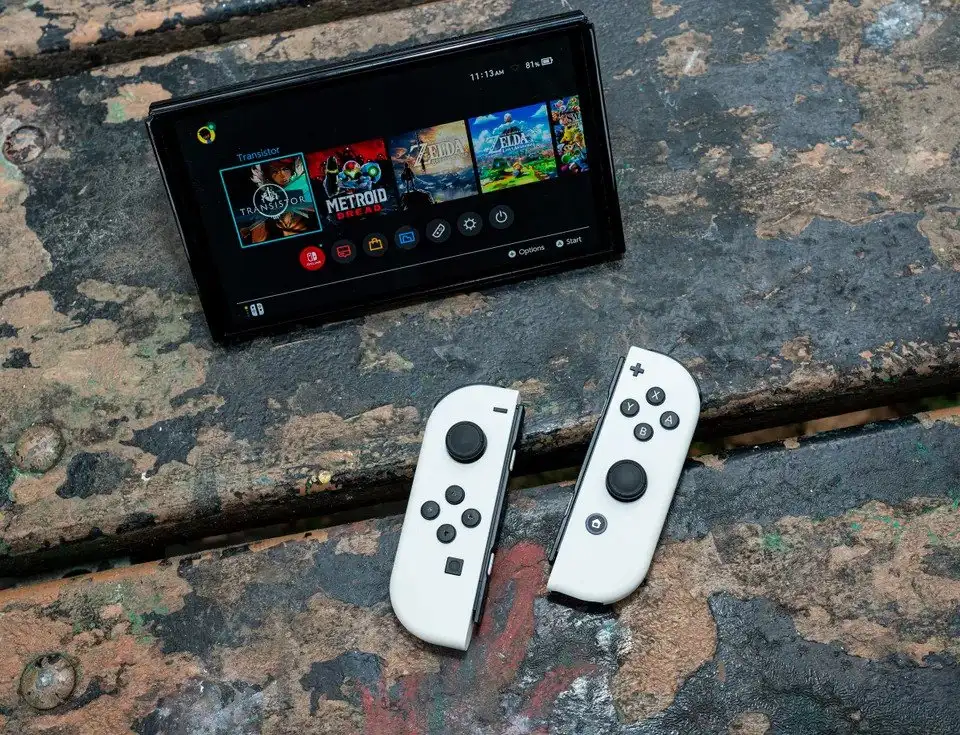 Nintendo Switch OLED обесценилась на распродаже 11.11. Это лучшая портативная консоль на рынке