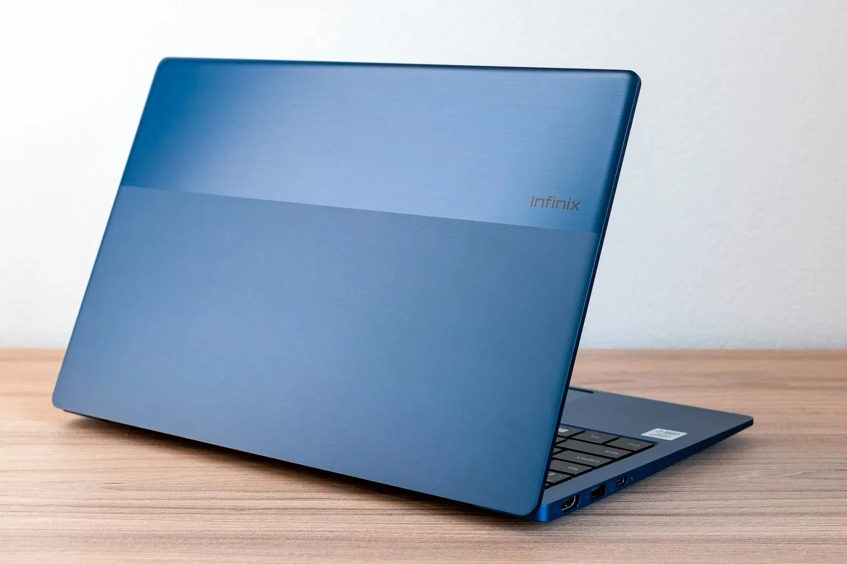 Infinix InBook X2 — ультрабюджетный клон MacBook Air. Чем он хорош и где его взять?