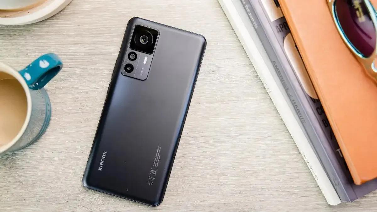 Флагман Xiaomi с 200-мегапиксельной камерой рухнул в цене. Психологическая отметка преодолена, пора брать