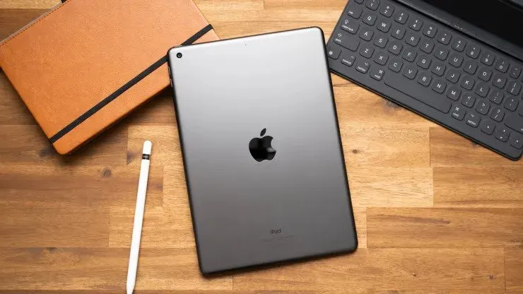 Этот iPad можно смело брать и в 2022 году. Хитовый планшет стал еще доступнее