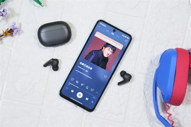 Xiaomi Redmi Buds 4 Pro обесценились на Али. Это лучшие TWS-наушники до 4 тысяч рублей