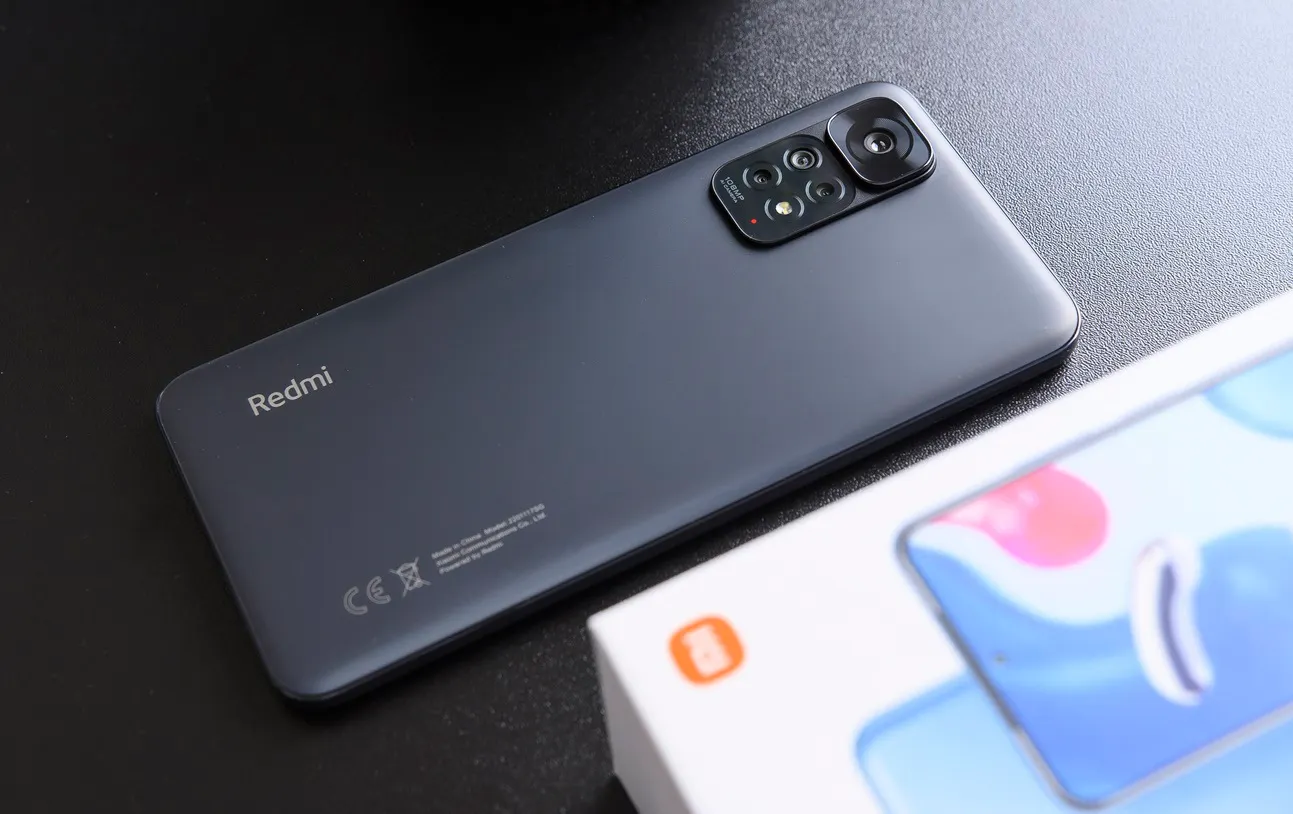 Будущий хит Realme, бестселлер Xiaomi и другие. 5 крутых смартфонов до 18 тысяч рублей