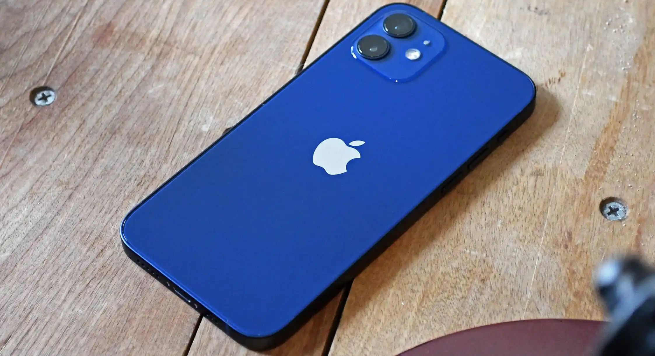 iPhone 14 стоит на 15 тысяч дороже iPhone 12. Стоит ли переплачивать за новинку?