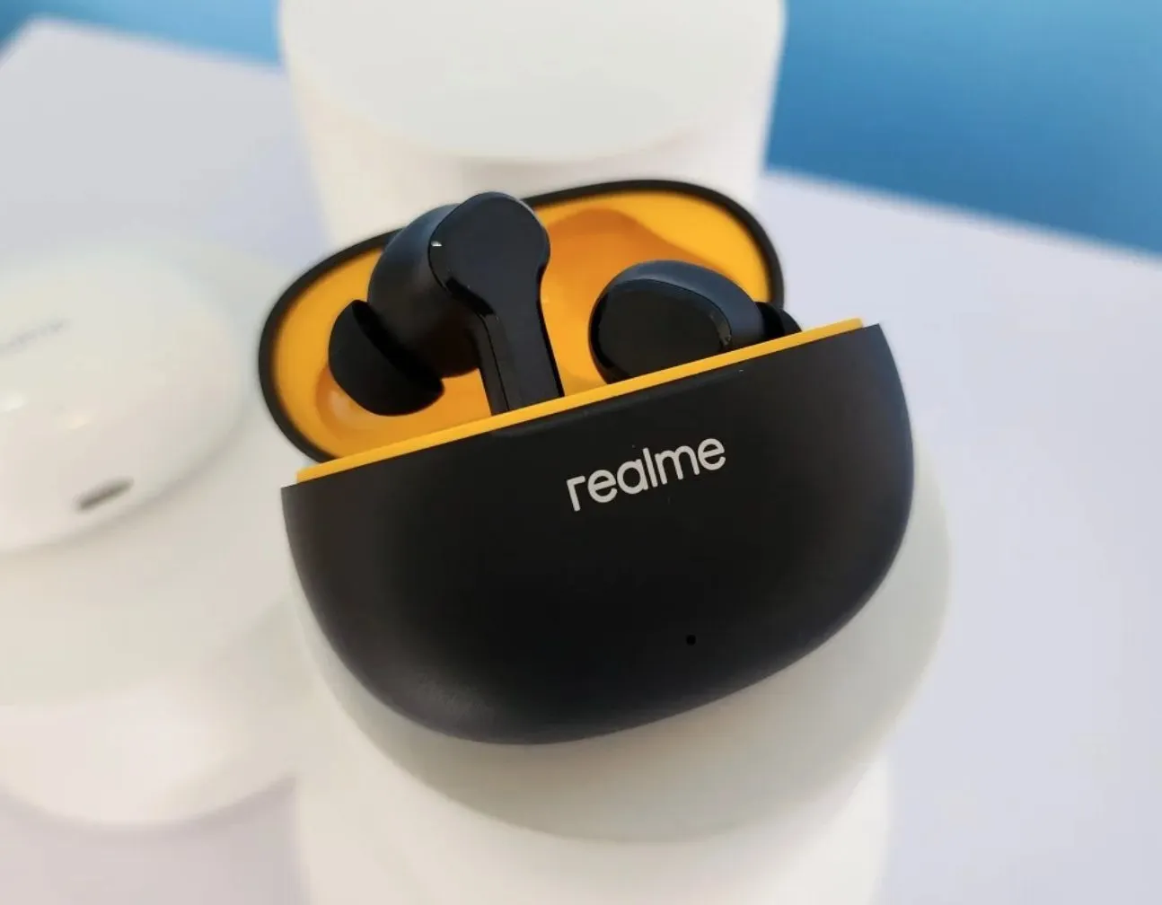 Realme Buds T100 – реальные убийцы AirPods. Стоят 1500 рублей, есть даже шумоподавление