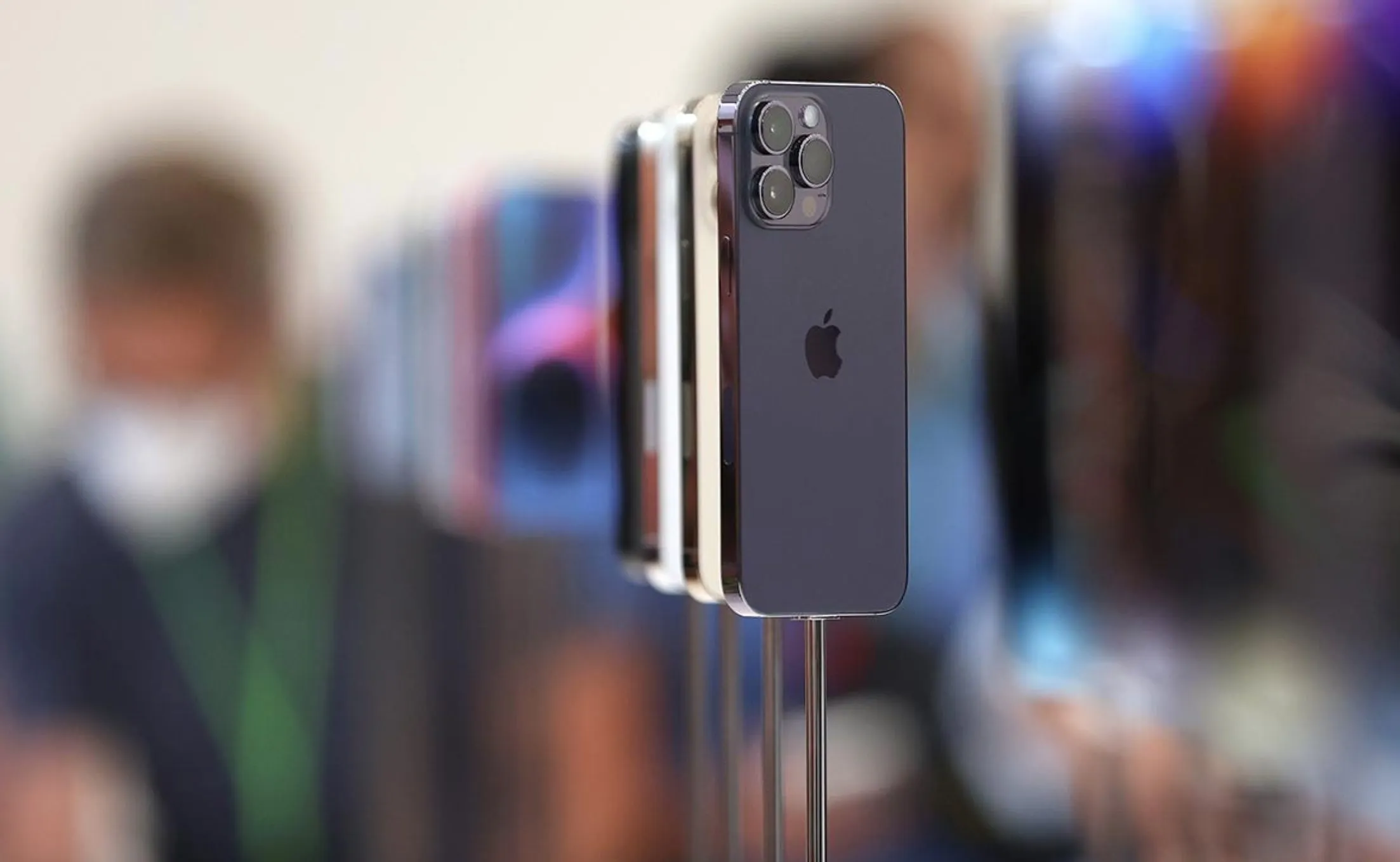 Продавцы iPhone в России ноют. Люди перестали покупать у официалов