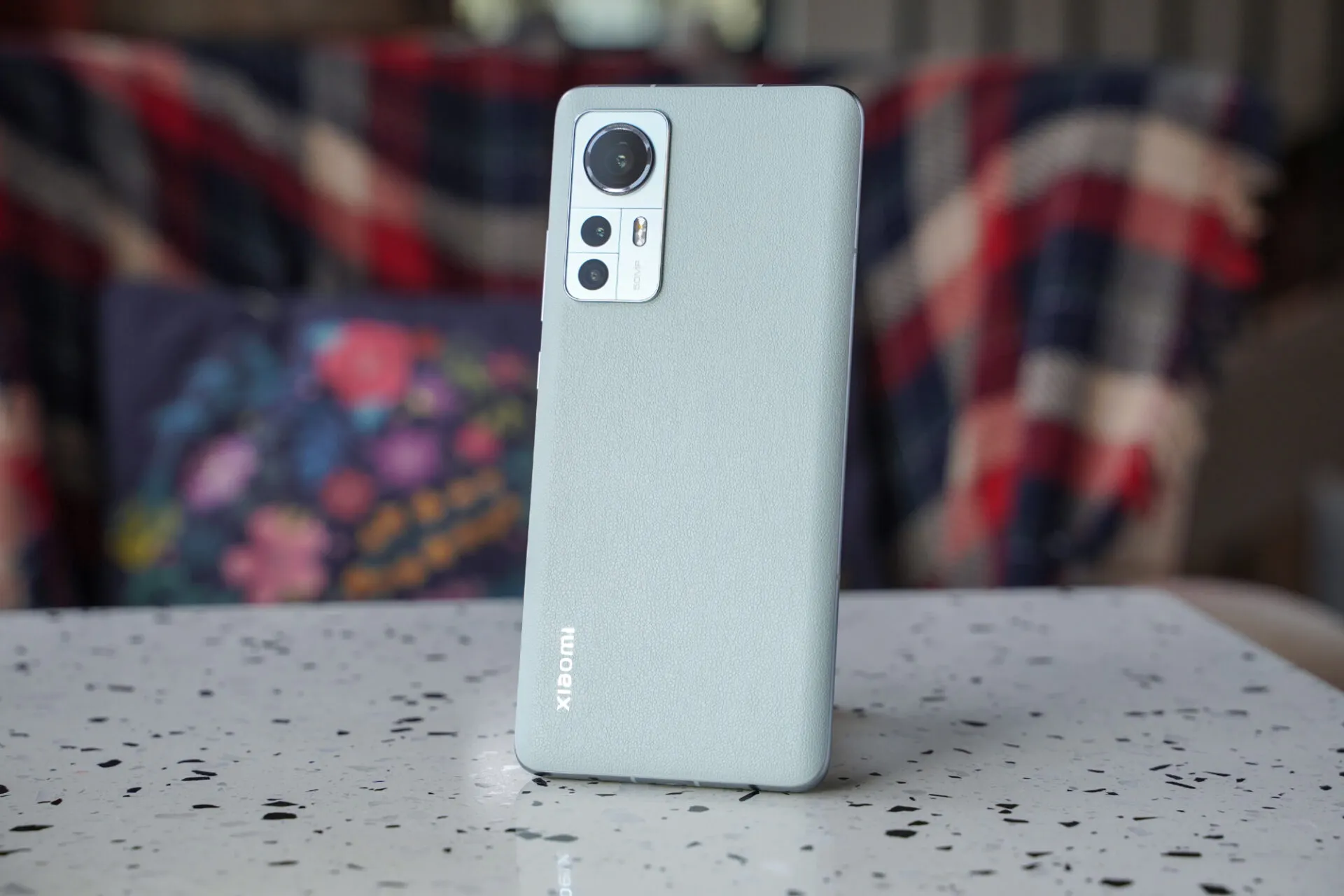 Самое время хватать Xiaomi 12. Флагман практически рухнул в цене