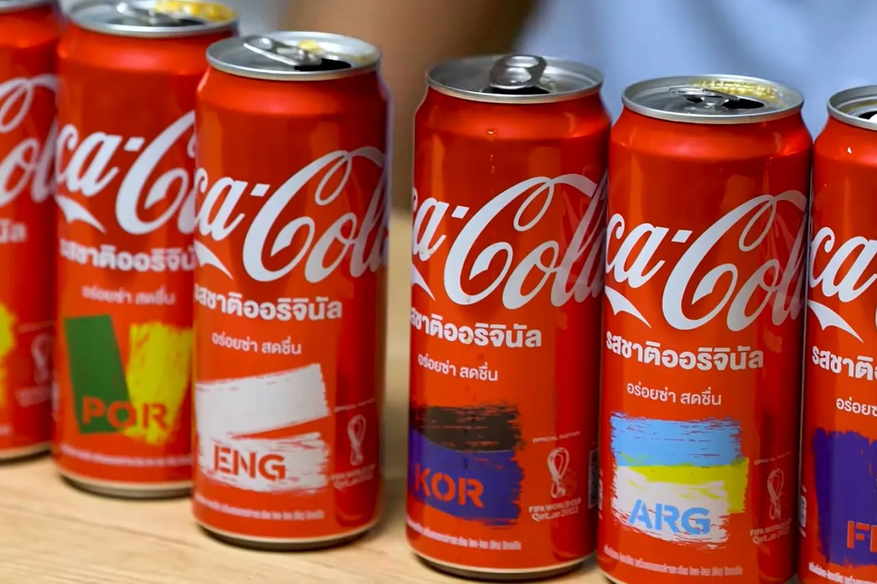 Чем отличается вкус Coca-Cola из разных стран? Блогер попробовал колу из Таиланда и Японии
