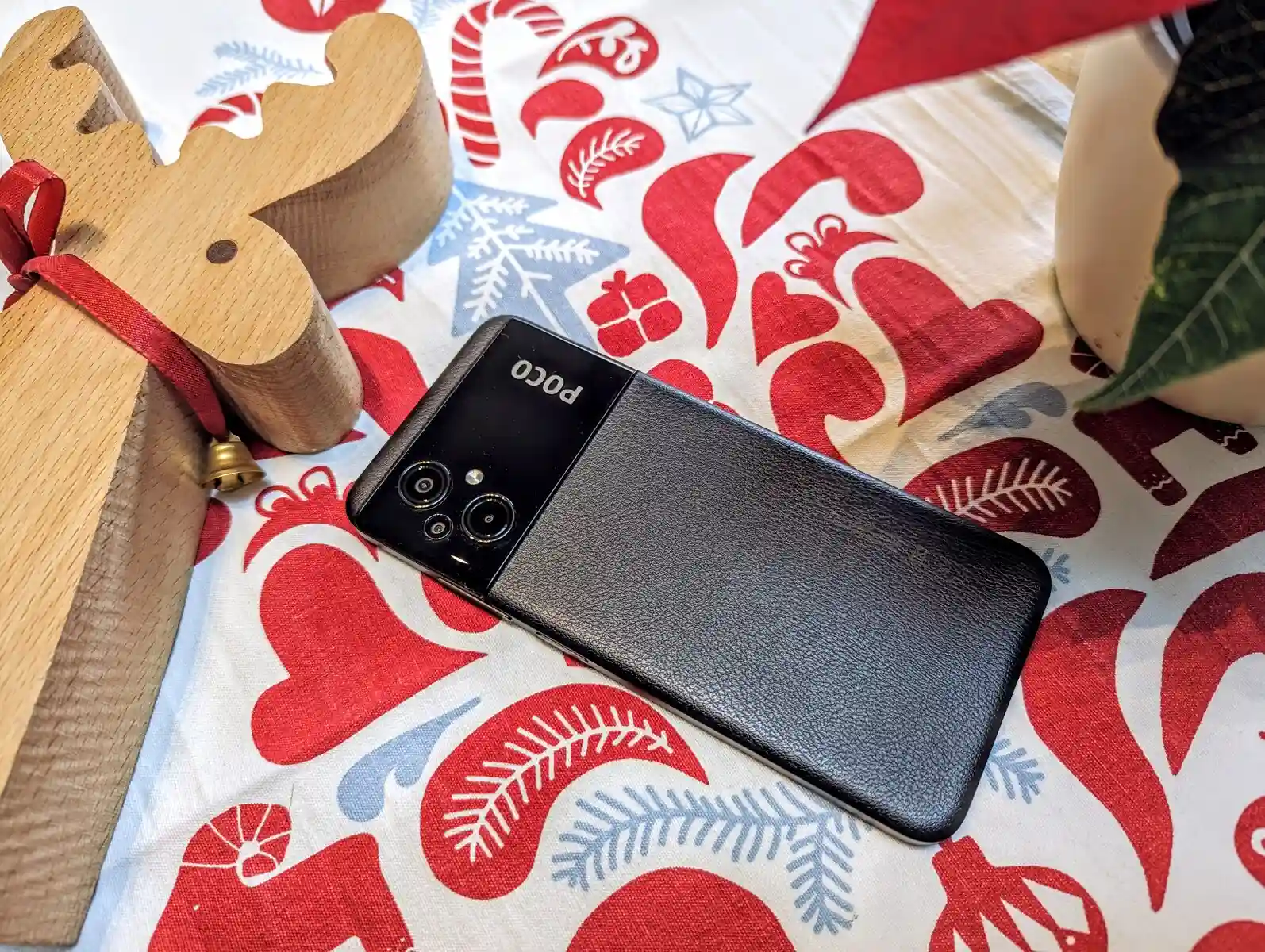 Лучший бюджетник Xiaomi Poco отдают за копейки. У него мощный чип и 90-герцовый экран