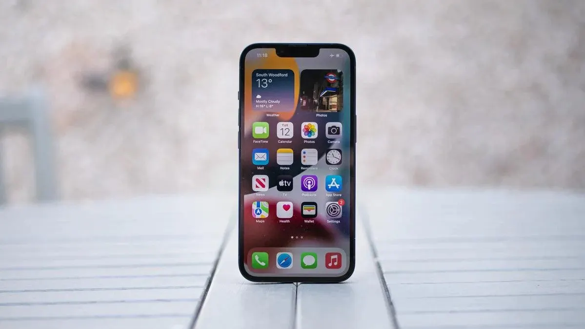 Самое время брать iPhone 13. Прошлогодний хит еще можно забрать со скидкой