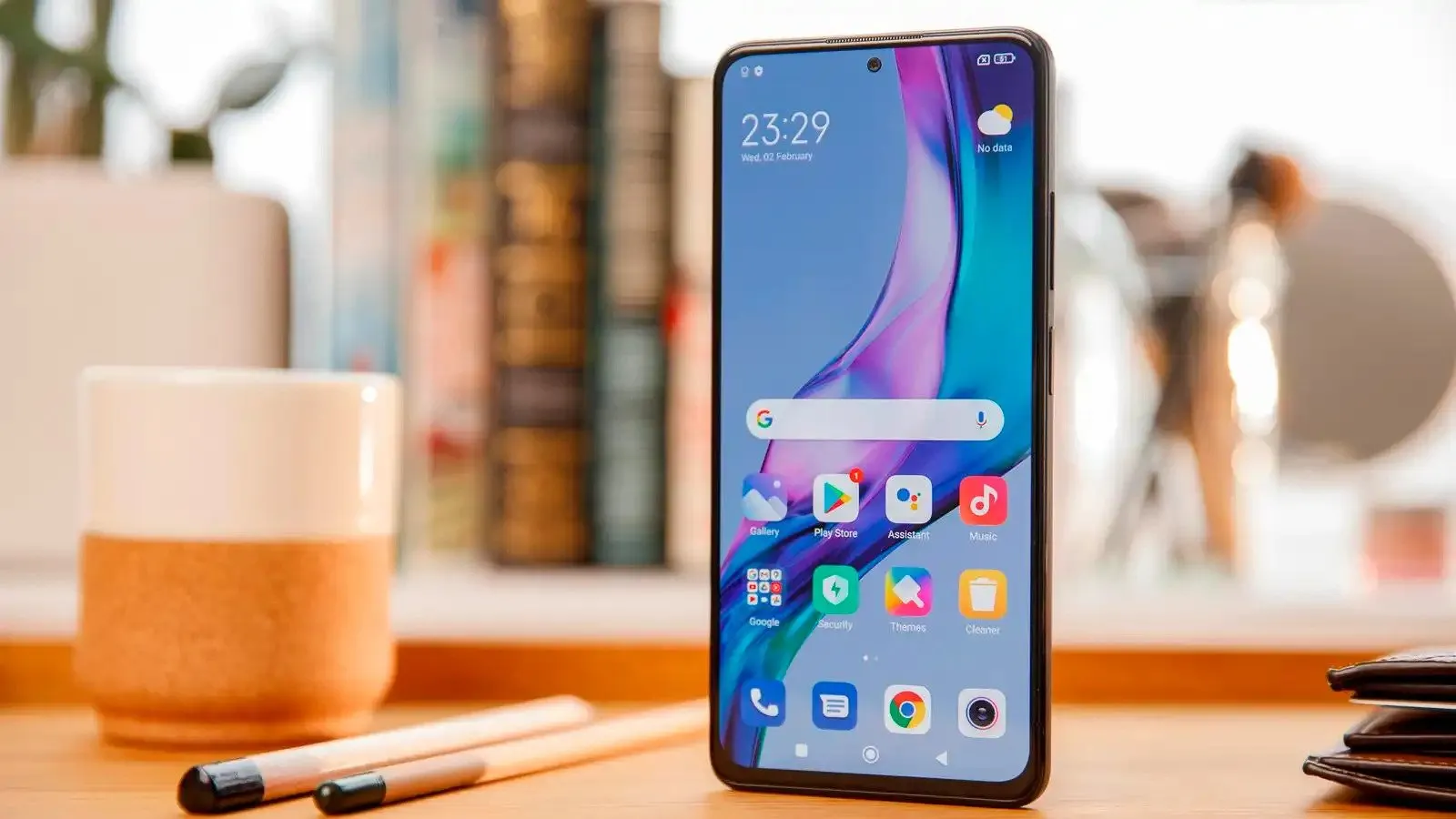 5 лучших смартфонов до 20 тысяч рублей. От свежего хита Xiaomi Poco до проверенного Samsung Galaxy