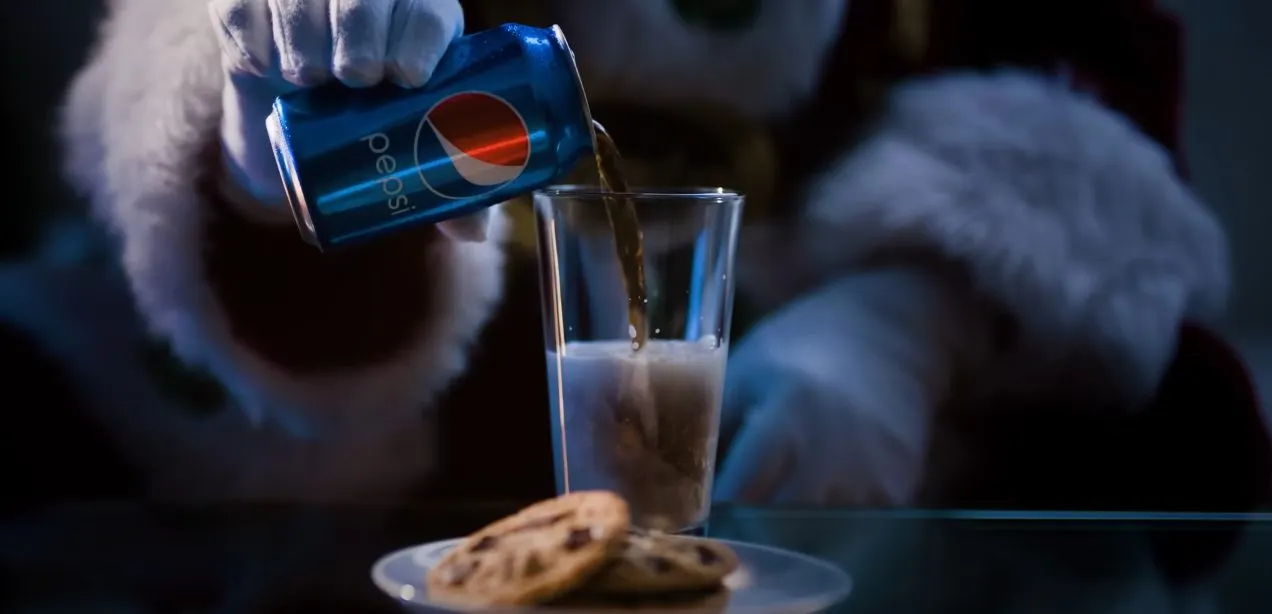 Все пьют Pepsi с молоком из-за странной рекламы. Это действительно вкусно?