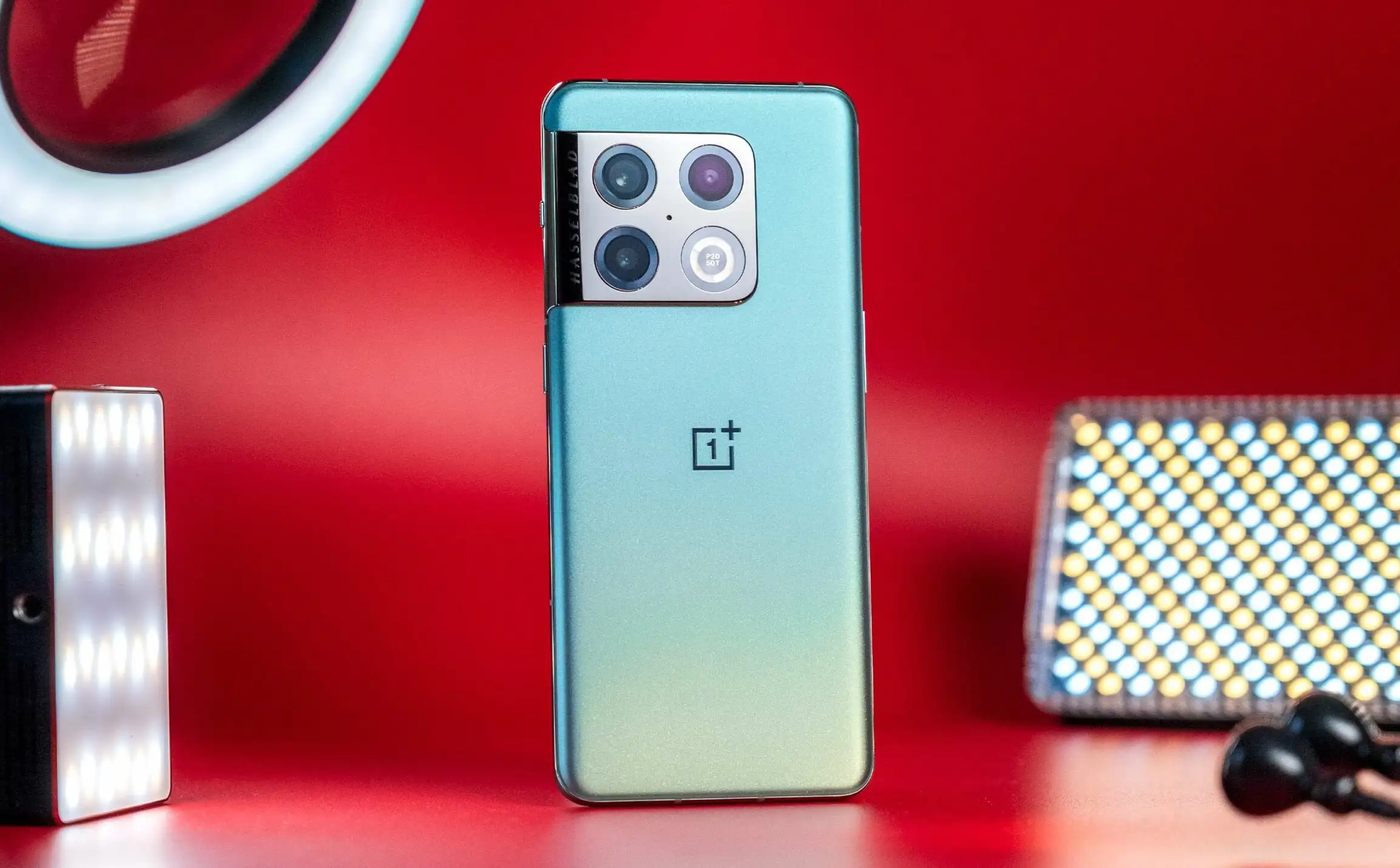 Срочно берем OnePlus 10 Pro. Топовый смартфон отдают по оптимальному прайсу