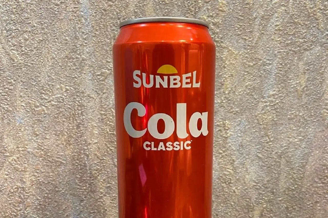 В России выпустили еще один аналог Coca-Cola. У газировки нашелся неожиданный производитель