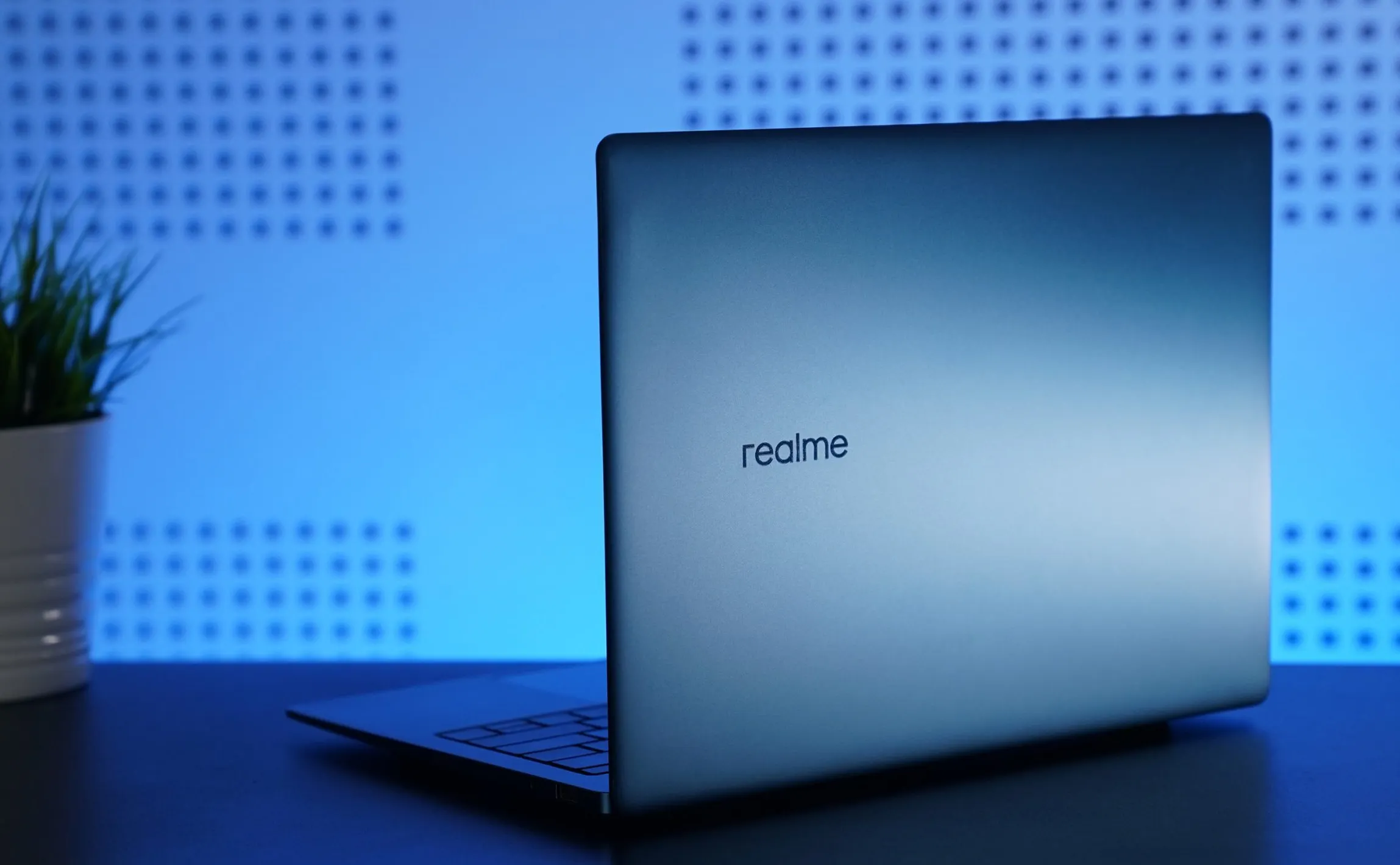 Прайс на Realme Book пробил психологическую отметку. Это один из лучших клонов MacBook Air на рынке