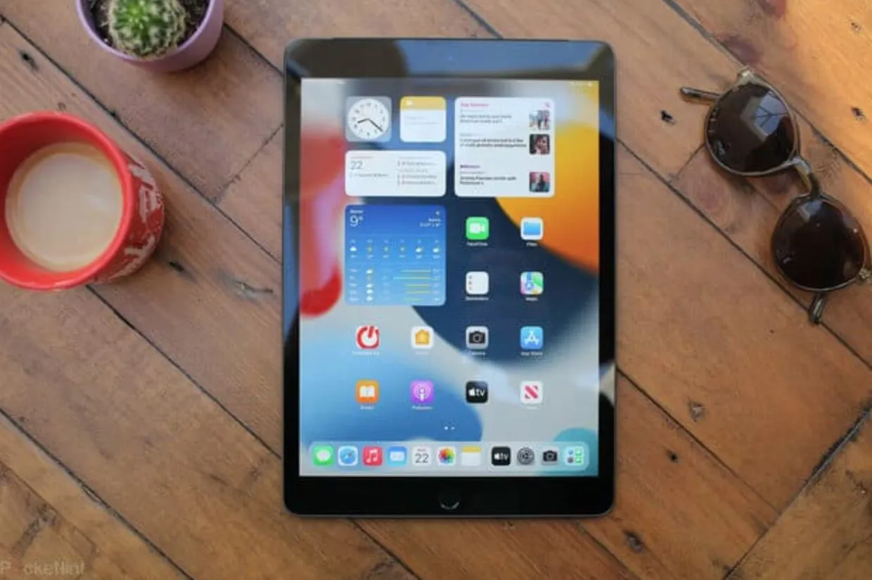 Базовый iPad стоит совсем копейки. А чем он так крут?