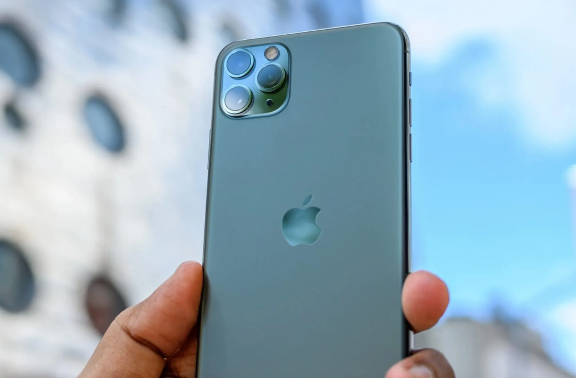 Культовый iPhone 11 Pro Max отдают со скидкой. Есть только одно место, где его можно забрать