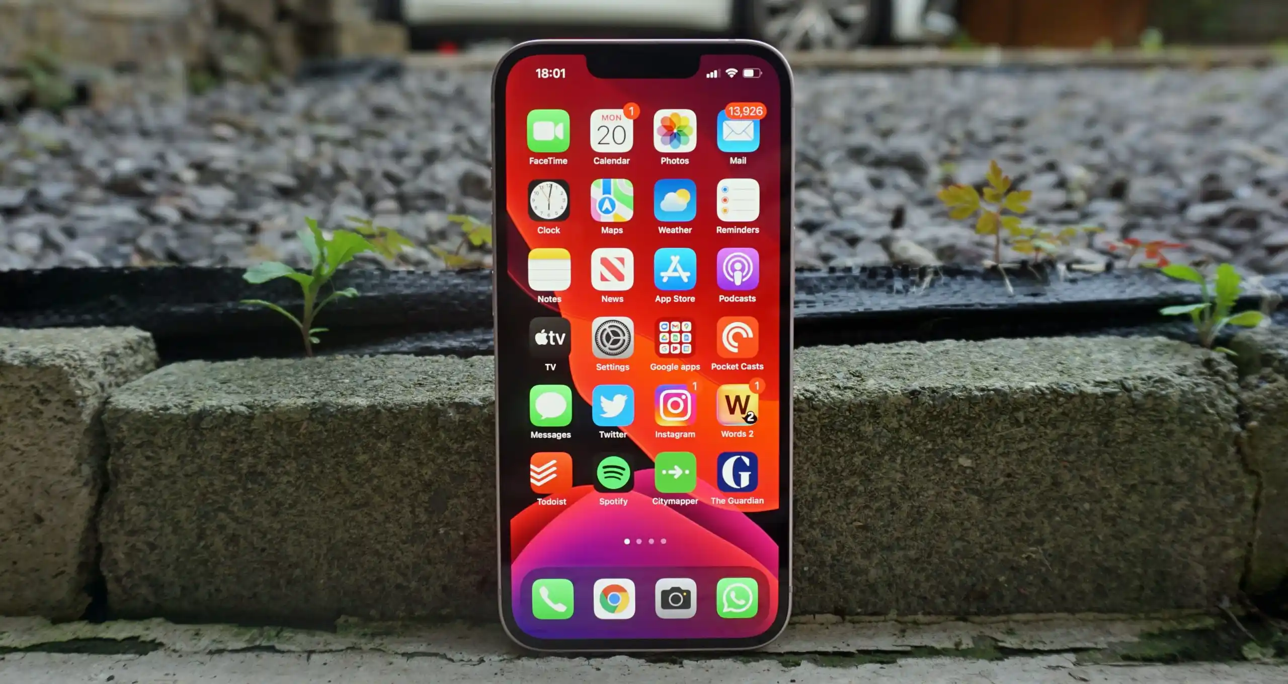 iPhone 13 и еще два самых выгодных гаджета бренда в России. Они жестко подешевели в начале 2023 года