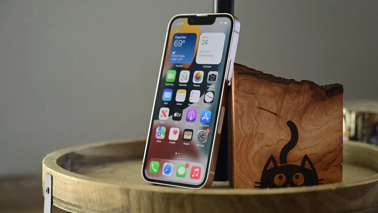 Компактный iPhone, доступные Apple Watch и легендарный iPad. Лучшие скидки дня с Joom