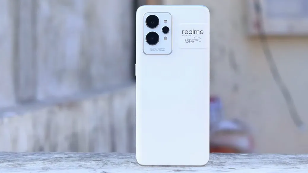 Главный флагман Realme рухнул в цене. Чем он крут и где его лучше брать?