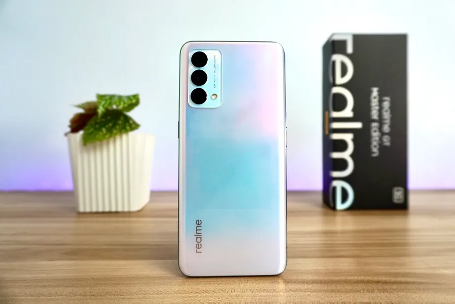 Realme GT Master Edition окончательно обесценился. Сбалансированный вариант с кучей памяти