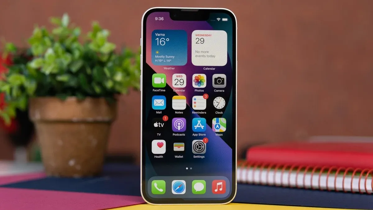 Хватаем iPhone 13 mini по топовой цене. Компактный хит подешевел практически везде
