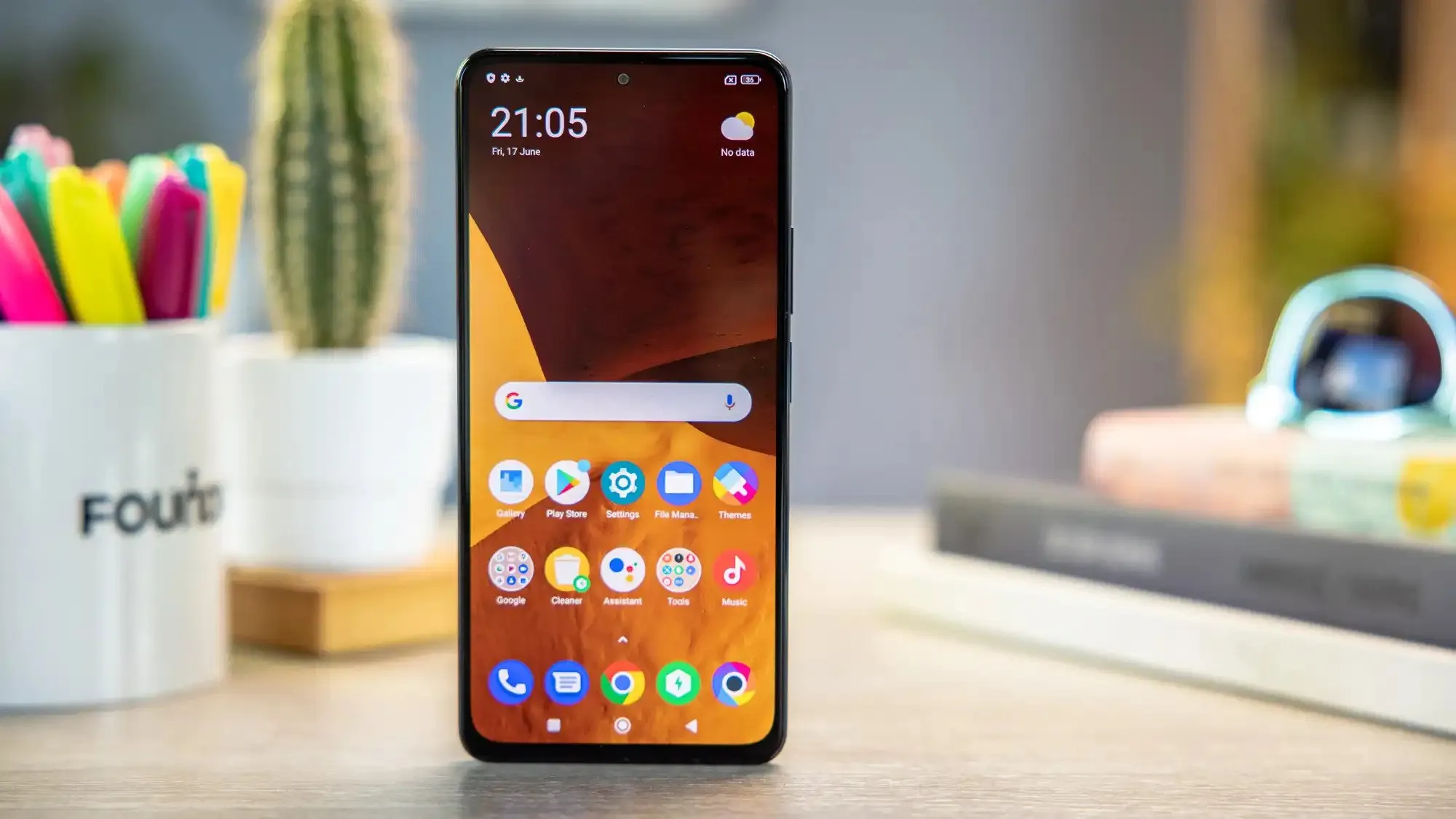 Игровой Xiaomi Poco, хитовый телевизор и флагманские наушники. Лучшие скидки в России