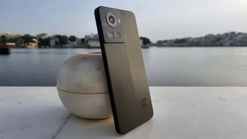 Об этом OnePlus все забыли, а зря. Мощный субфлагман раздают за бесценок