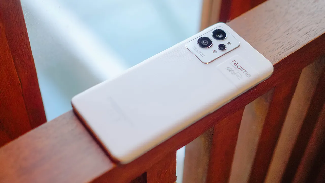 3 гаджета дня с Joom. Главный флагман Realme, мощный планшет Lenovo и ультрабюджетный Xiaomi Poco