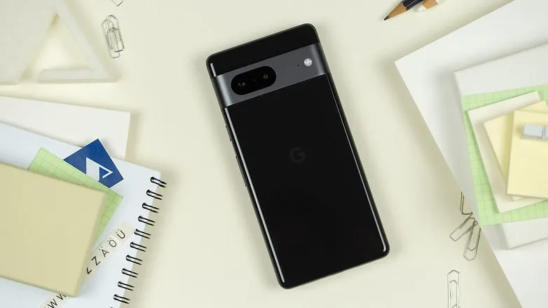 Эти Google Pixel надо брать в 2023 году. Все камерофоны стоят адекватных денег