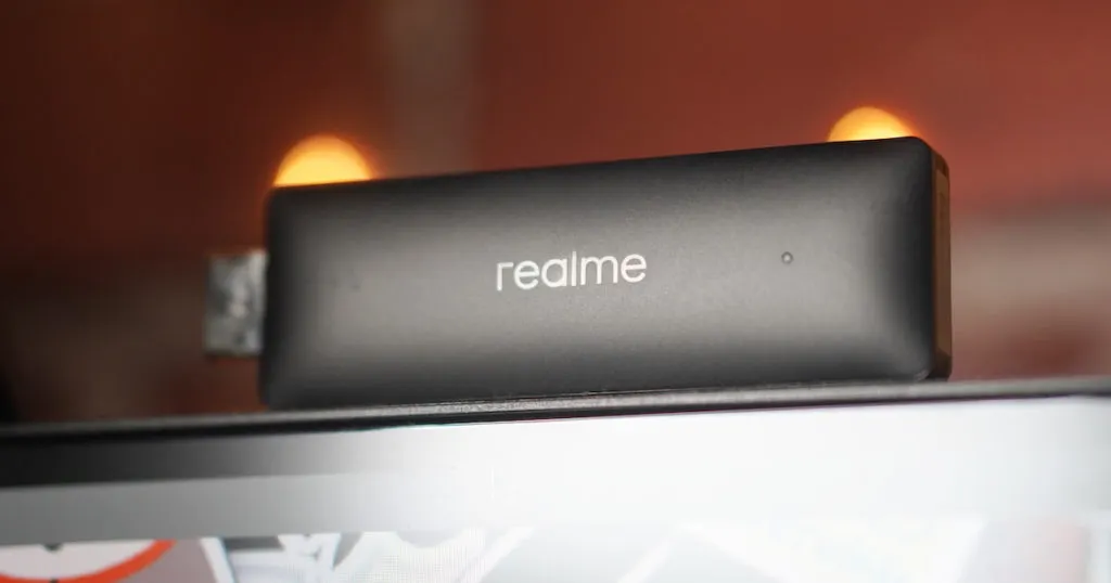 Realme TV Stick 4K — лучшая ТВ-приставка на рынке. Ее сейчас сливают по минимальной цене
