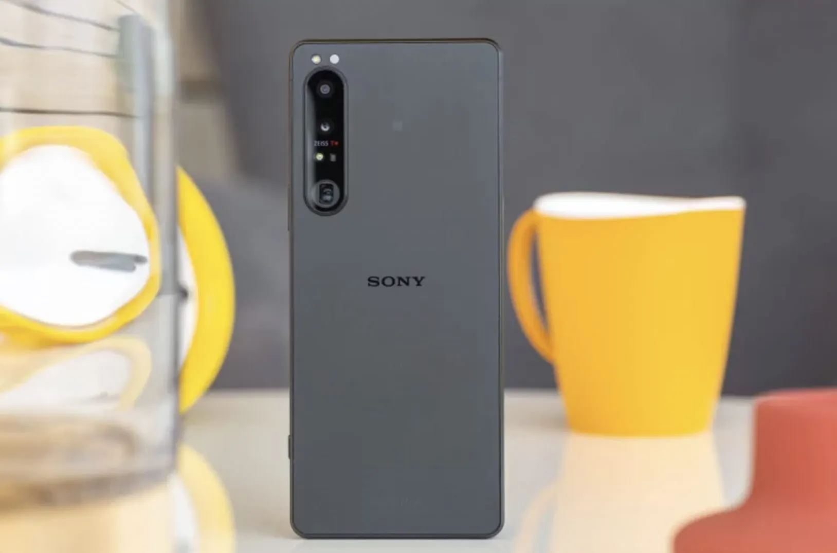 Названы худшие смартфоны 2022 года. Забудьте про Sony Xperia 1 IV и Realme 9 Pro