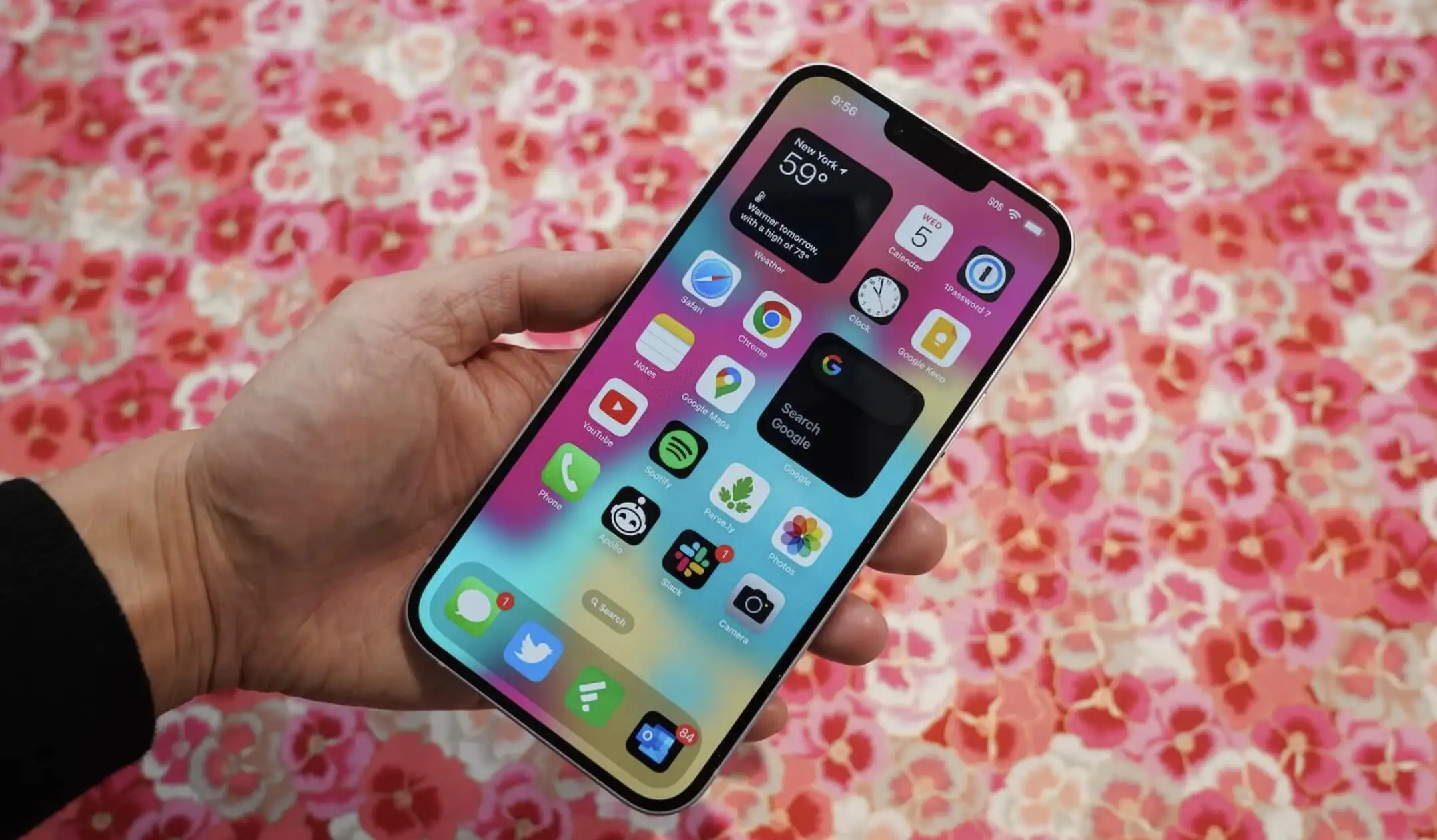 iPhone 14 Plus резко подешевел. Ценник приблизился к уровню 2022 года