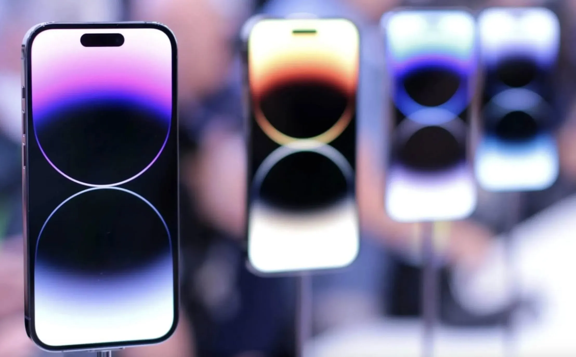 Где нельзя брать iPhone в России? Наглядное сравнение официалов и Маркета