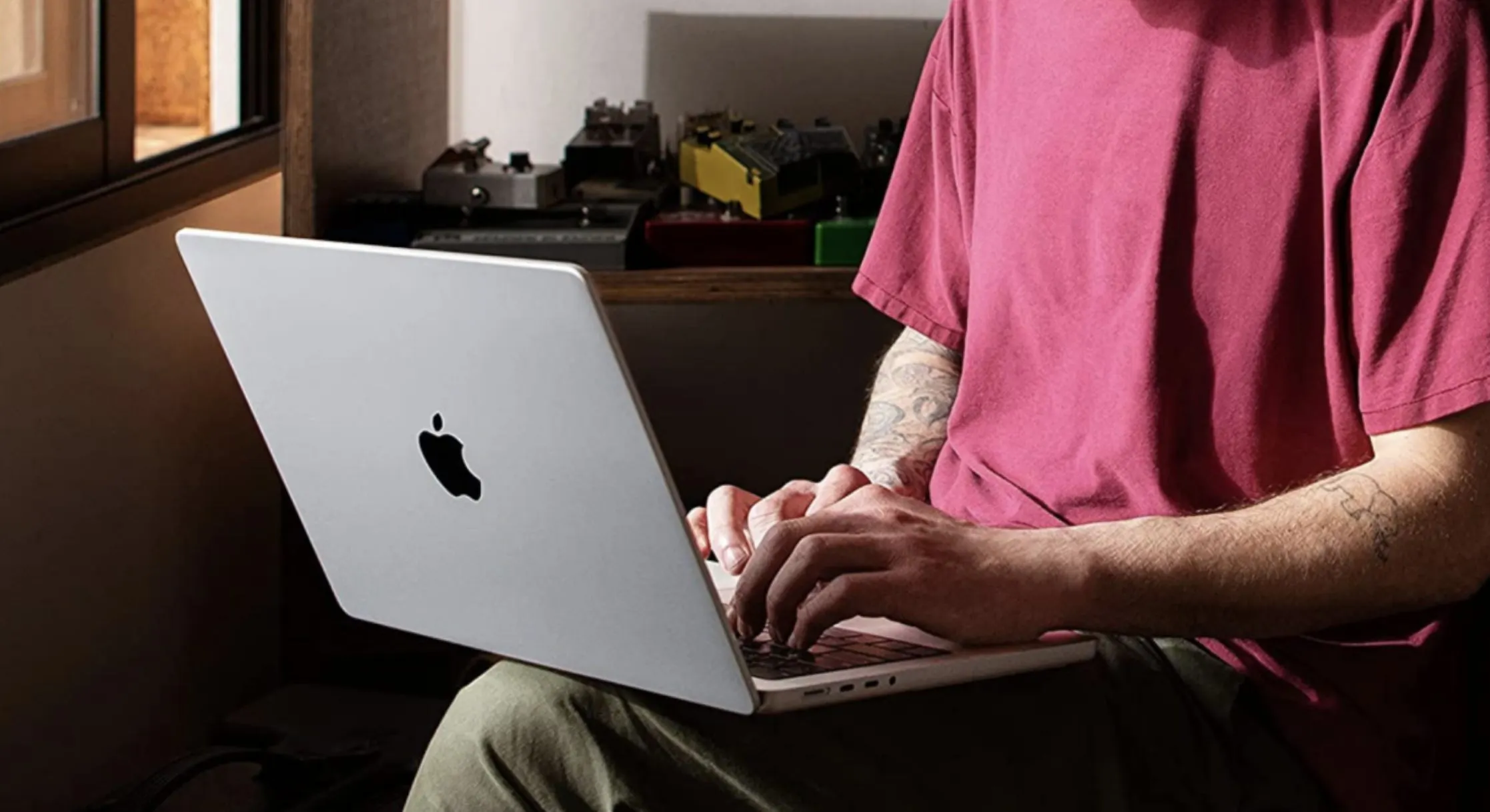 Всё о MacBook Pro на M2 Pro и M2 Max: сколько держат, какая мощность, какие есть минусы?