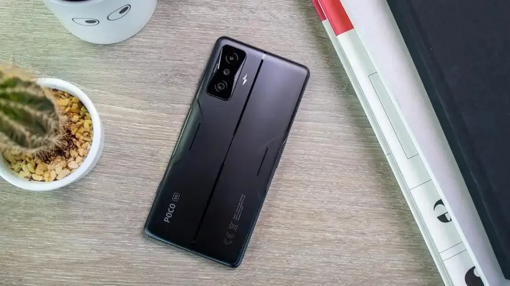 Об этом Xiaomi Poco все забыли, а зря. Игровой флагман сливают с неплохой скидкой