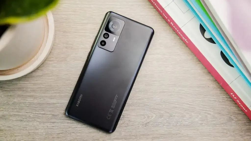 Трио главных скидок в России. Xiaomi 12T, недооцененный планшет и мегапопулярный смарт-браслет