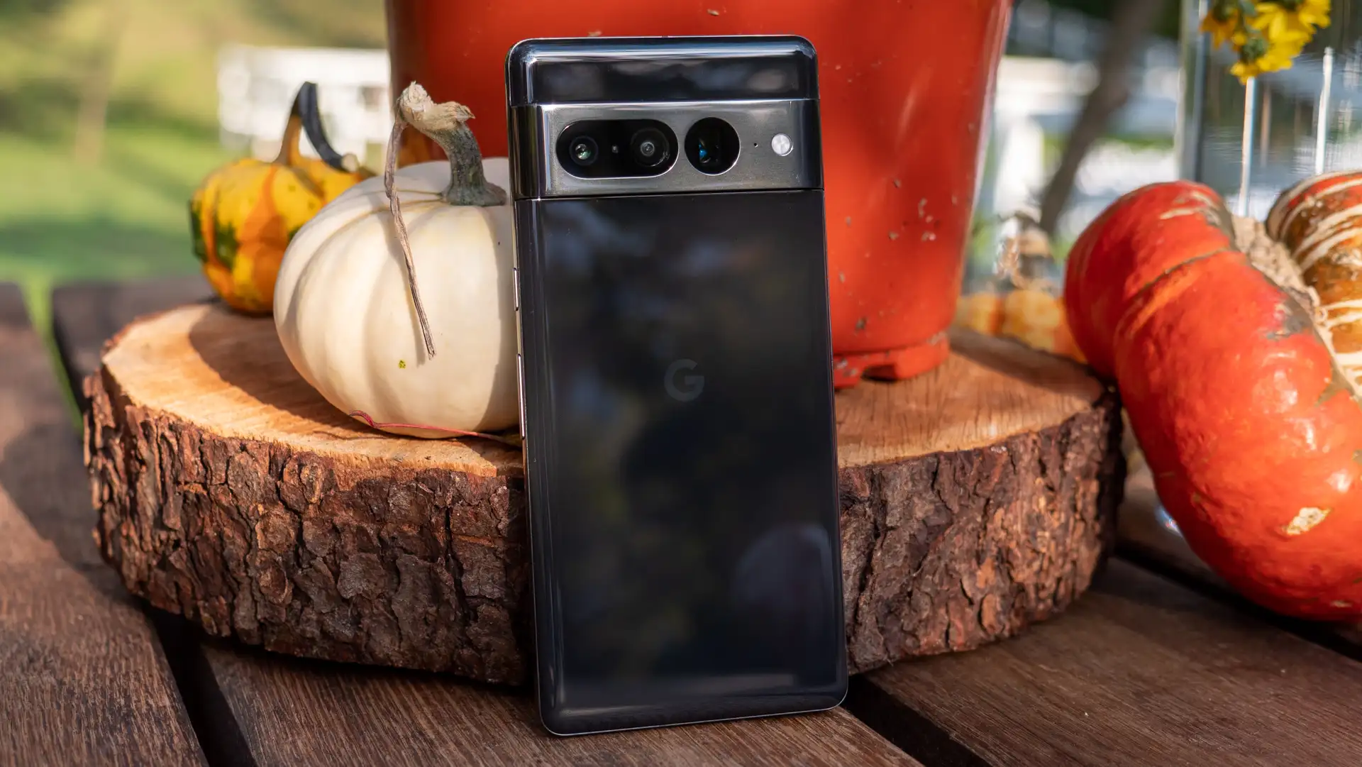 Трио главных скидок в России. Google Pixel 7 Pro, бюджетный ноутбук и мегакомфортные TWS-наушники
